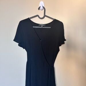 💙 Lulu's Black Midi Dress